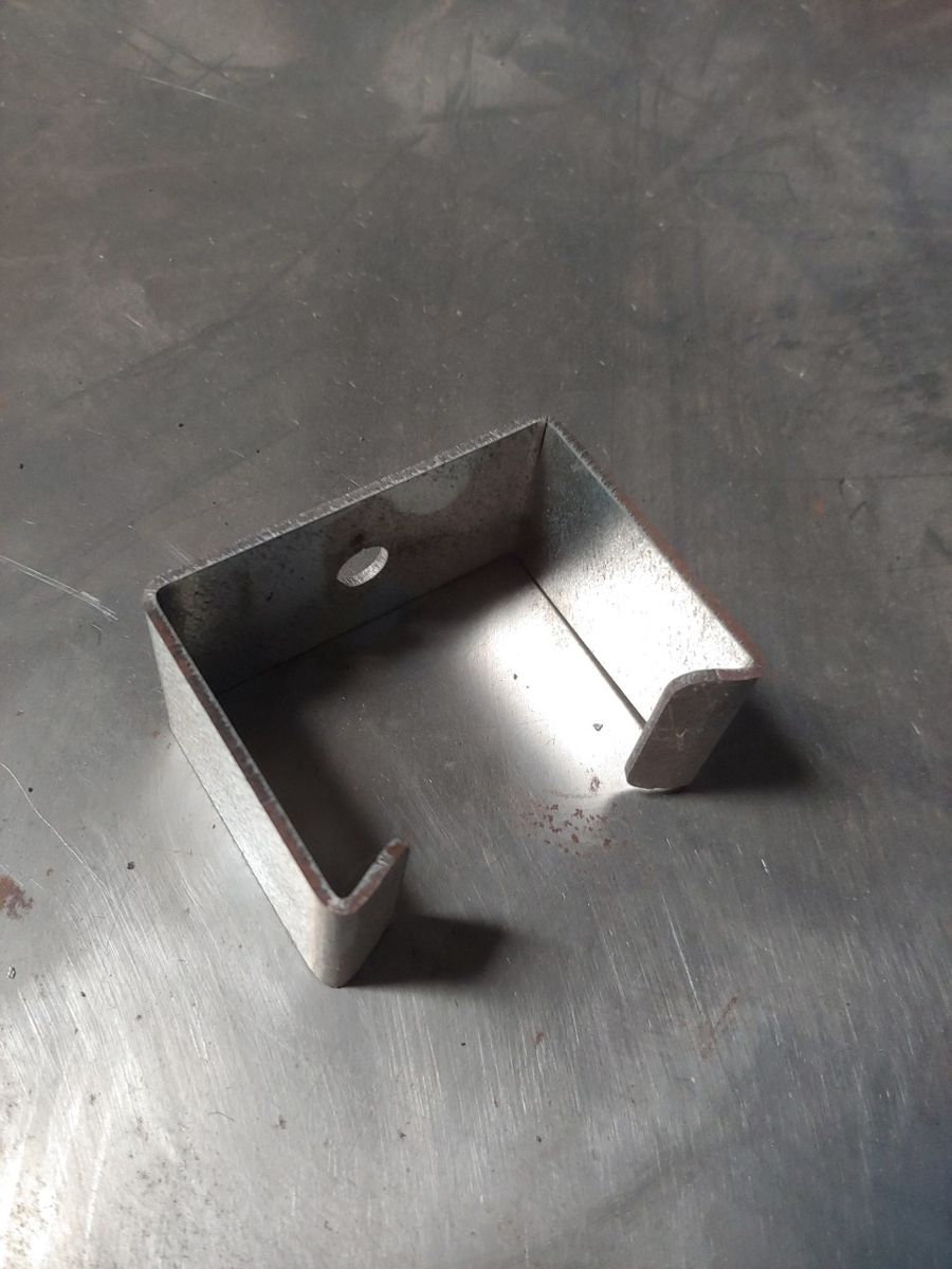 Bát treo máng lưới 50x50