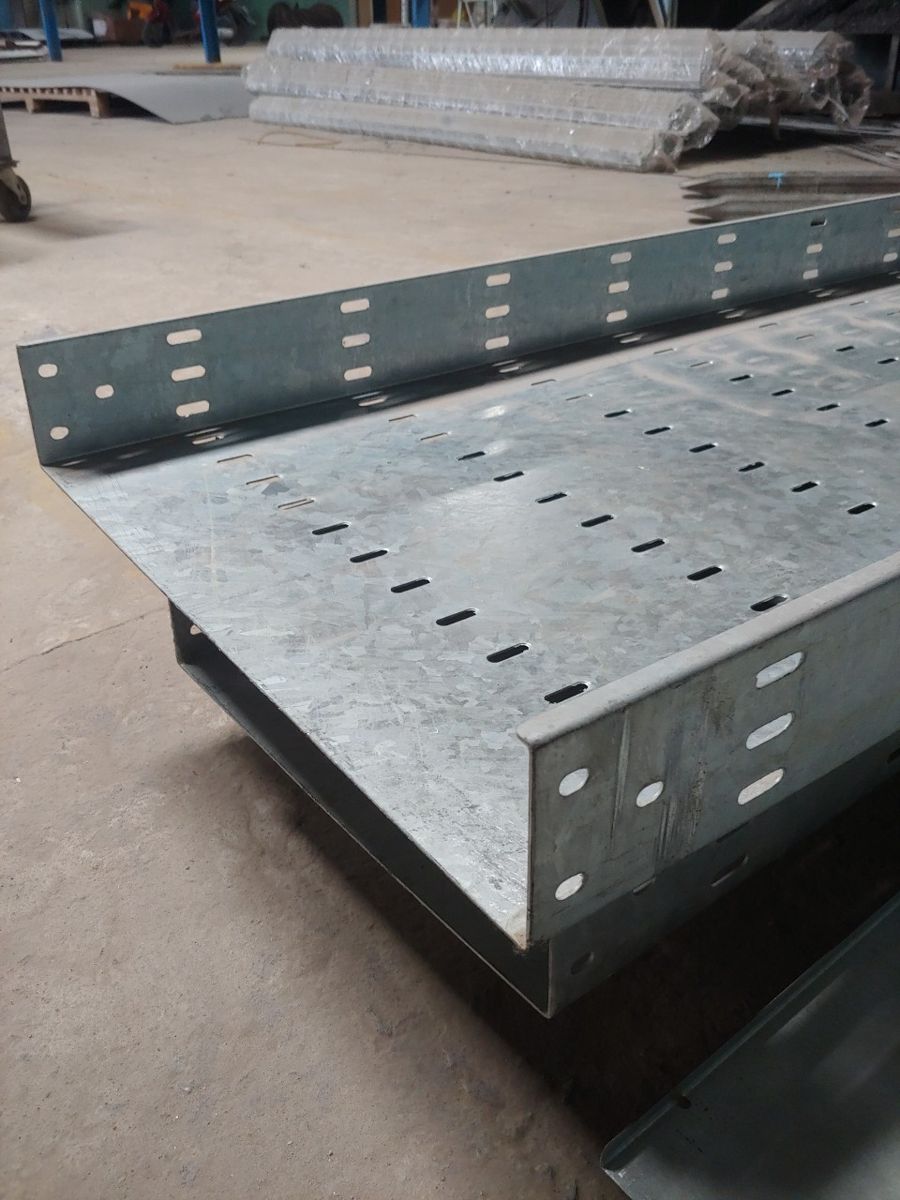 Khay cáp 600x100 mạ kẽm nhúng nóng