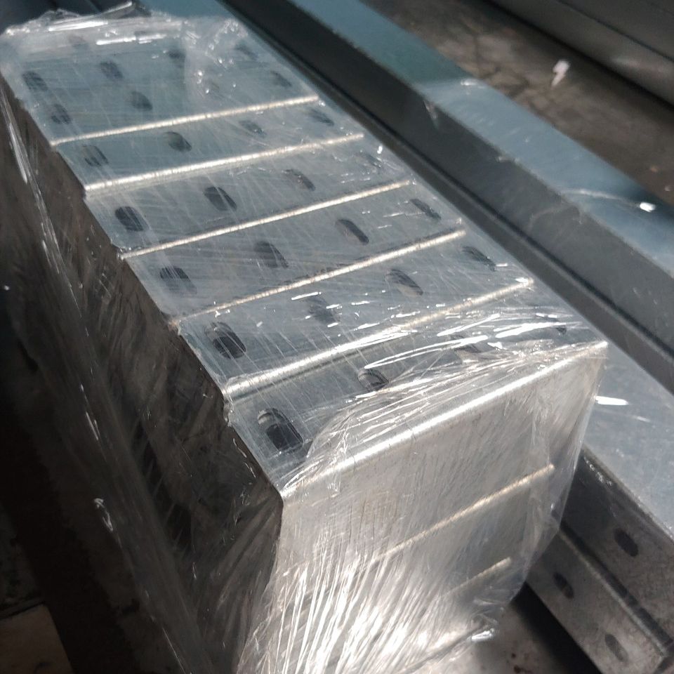 Nối máng cáp chữ U